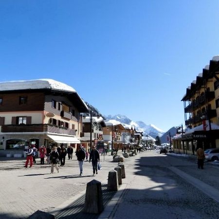 Alberti Casa Maturi Apartment Madonna di Campiglio Luaran gambar